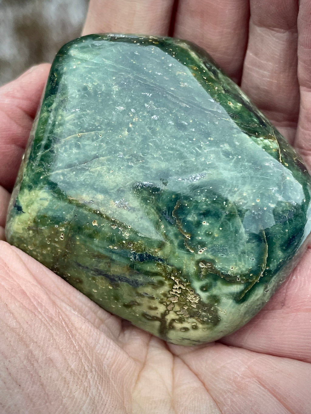 Vermont Serpentine Palm Stone