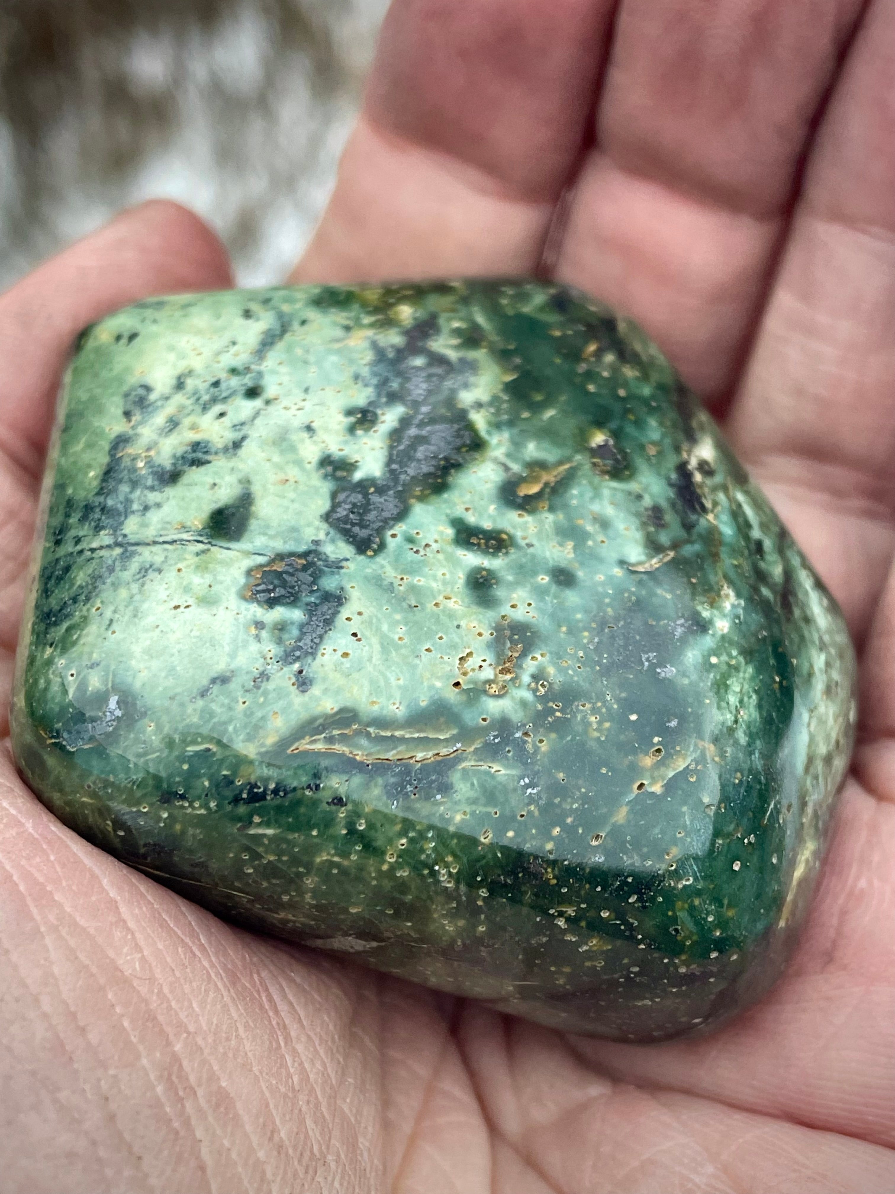 Vermont Serpentine Palm Stone