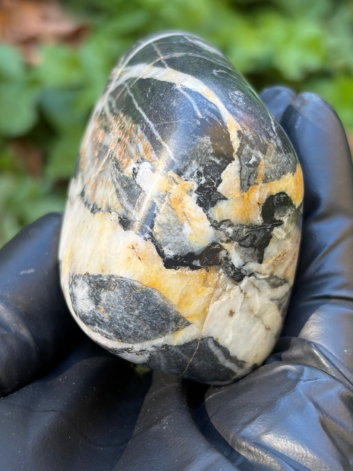 StoneBorn Creations Hand-Polished Vermont River Stone – Quartz Veins & Natural Iron Staining