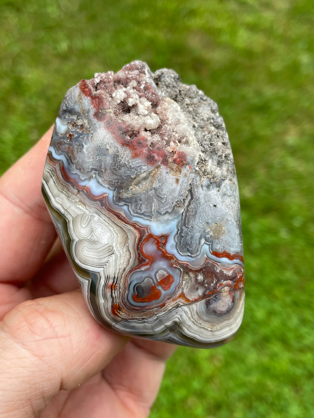 StoneBorn Creations Hand-Polished Curved Lace Agate Freeform with Natural Druzy Quartz Pocket and Fortification Banding