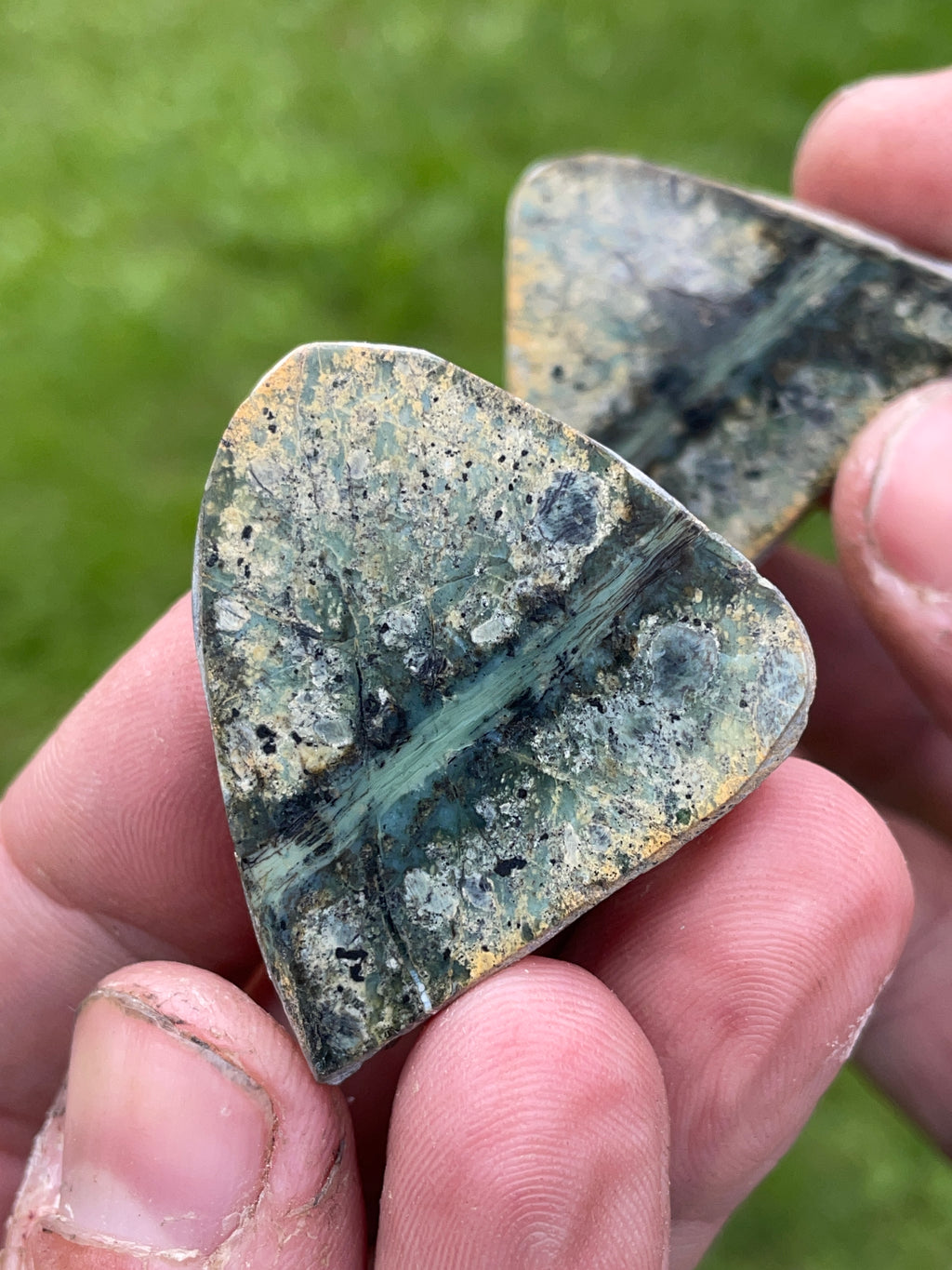 StoneBorn Creations – Hand-Polished Green Mineral Vein Matching Stone Pair | Natural Earth-Toned Halves