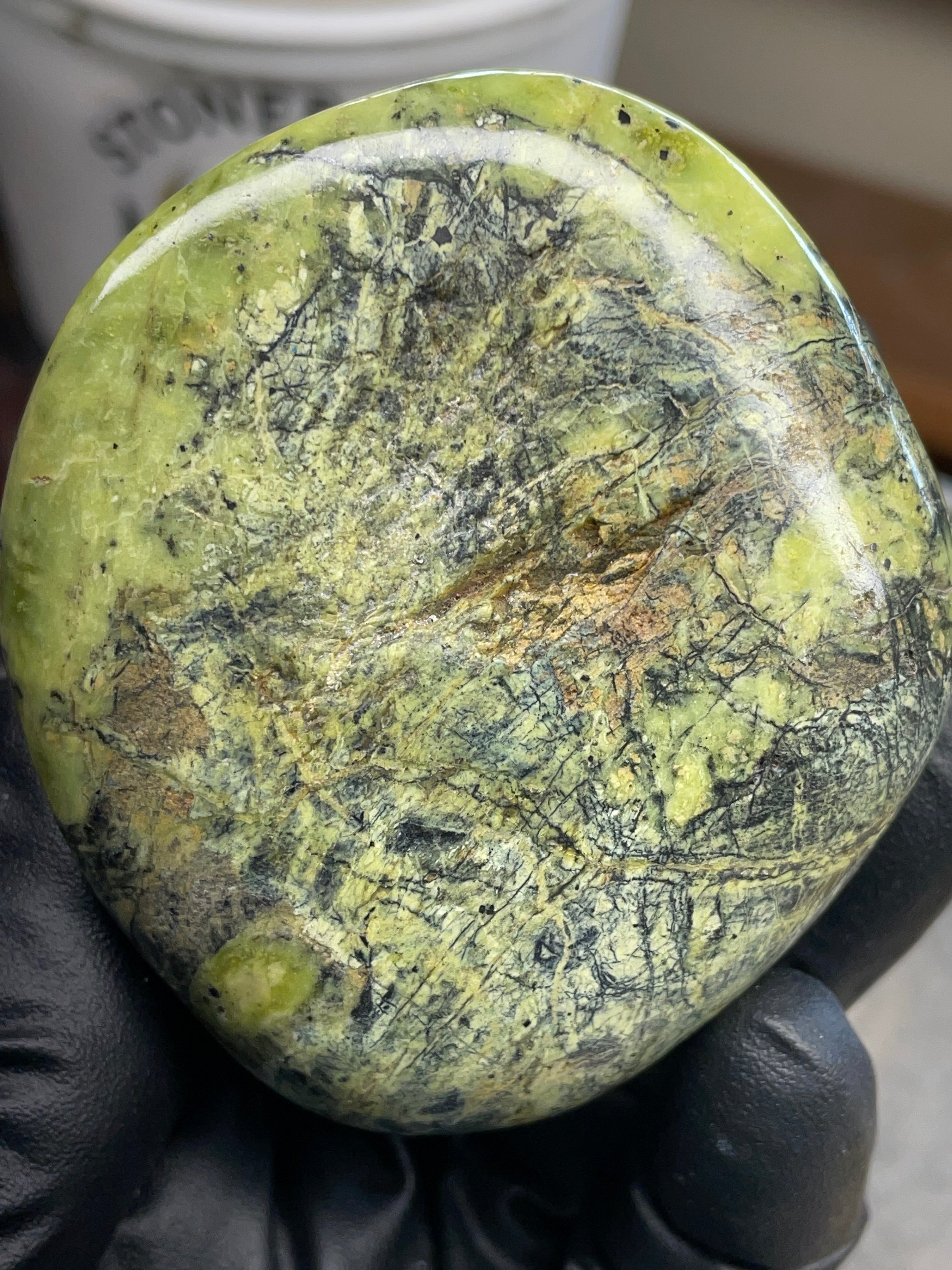 🌿 Hand-Polished Green Serpentine — Inside Polished Reveal