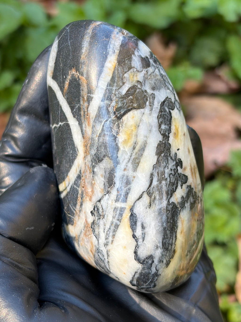 StoneBorn Creations Hand-Polished Vermont River Stone – Quartz Veins & Natural Iron Staining