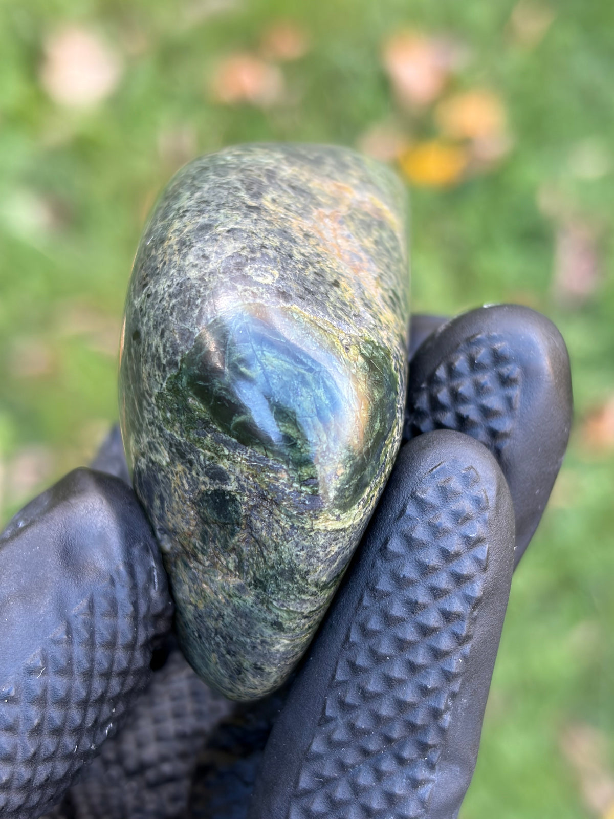 StoneBorn Creations – Hand-Polished Green Serpentine Stone