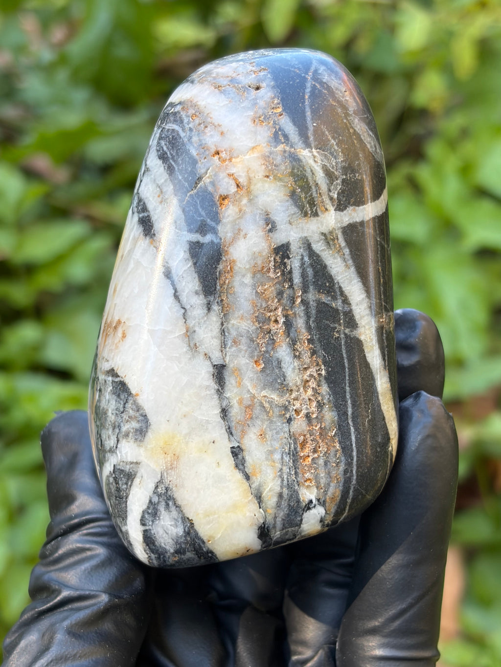 StoneBorn Creations Hand-Polished Vermont River Stone – Quartz Veins & Natural Iron Staining