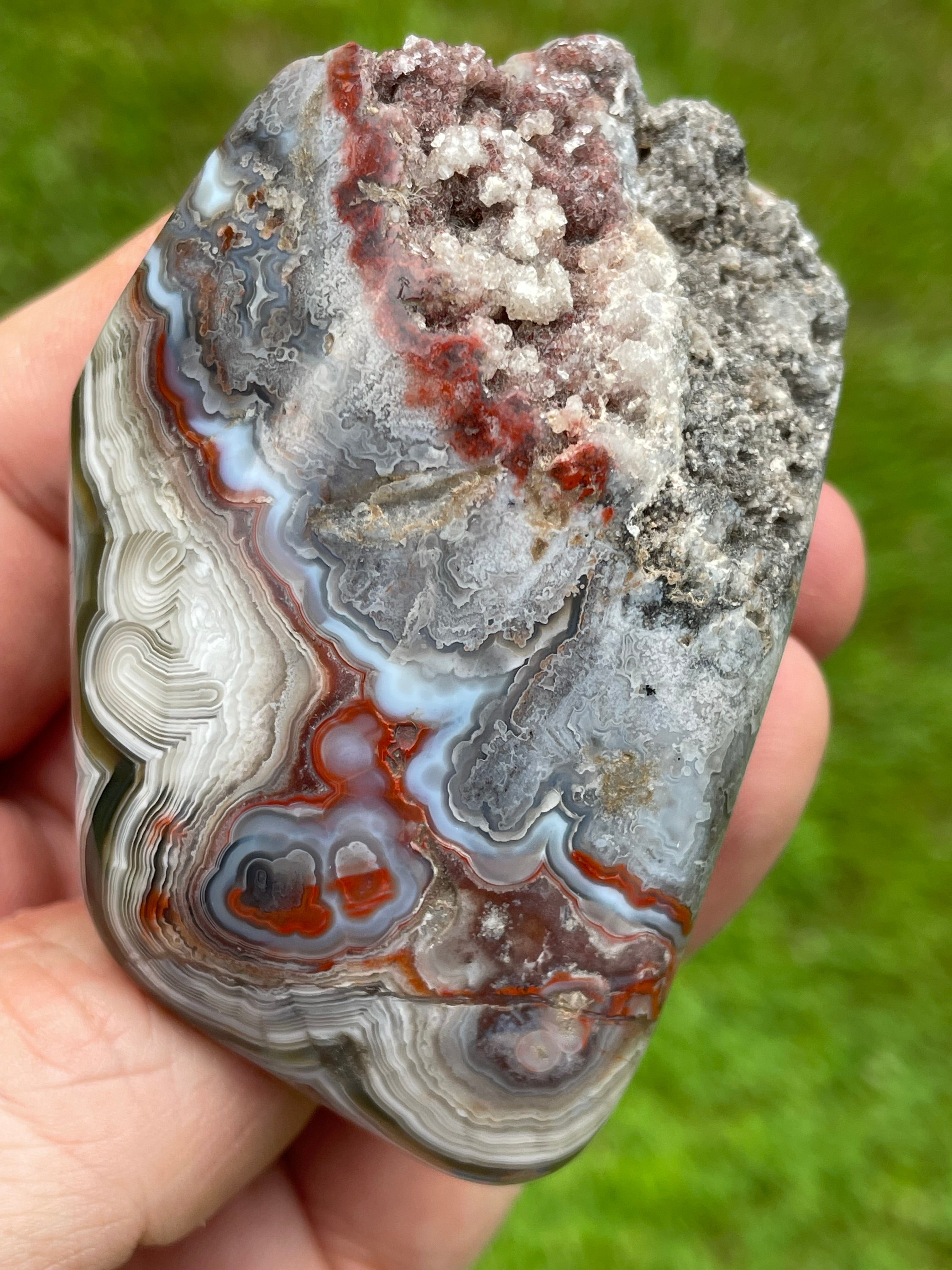 StoneBorn Creations Hand-Polished Curved Lace Agate Freeform with Natural Druzy Quartz Pocket and Fortification Banding