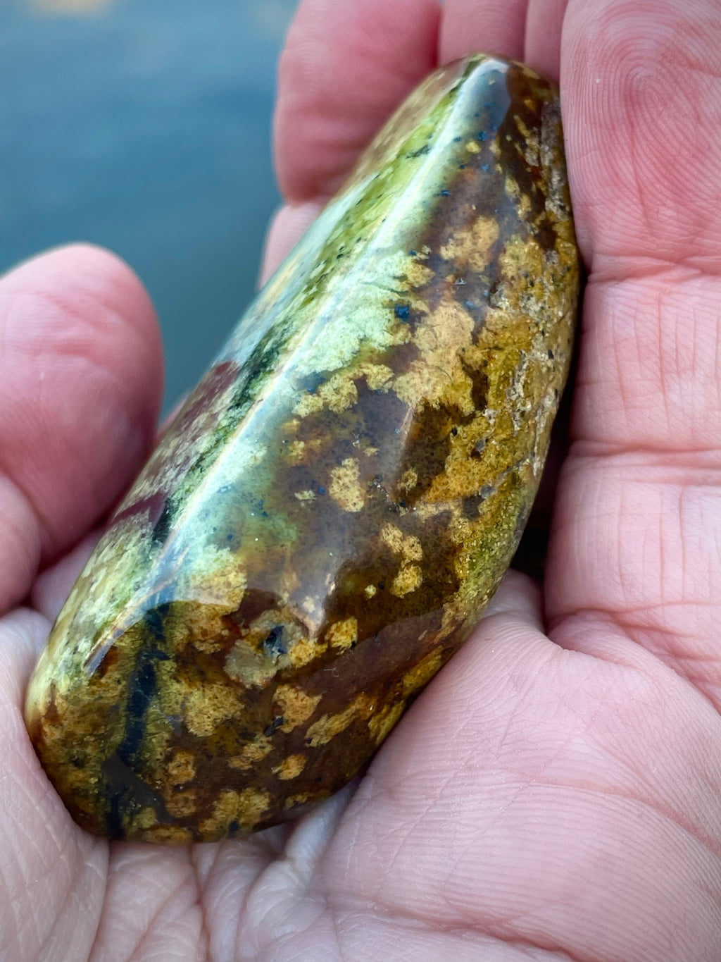 🌄 Polished Vermont Serpentine – Earthfire & Moss Stone