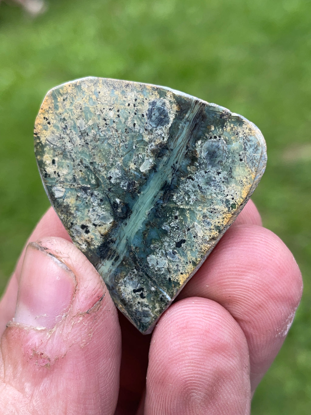 StoneBorn Creations – Hand-Polished Green Mineral Vein Matching Stone Pair | Natural Earth-Toned Halves
