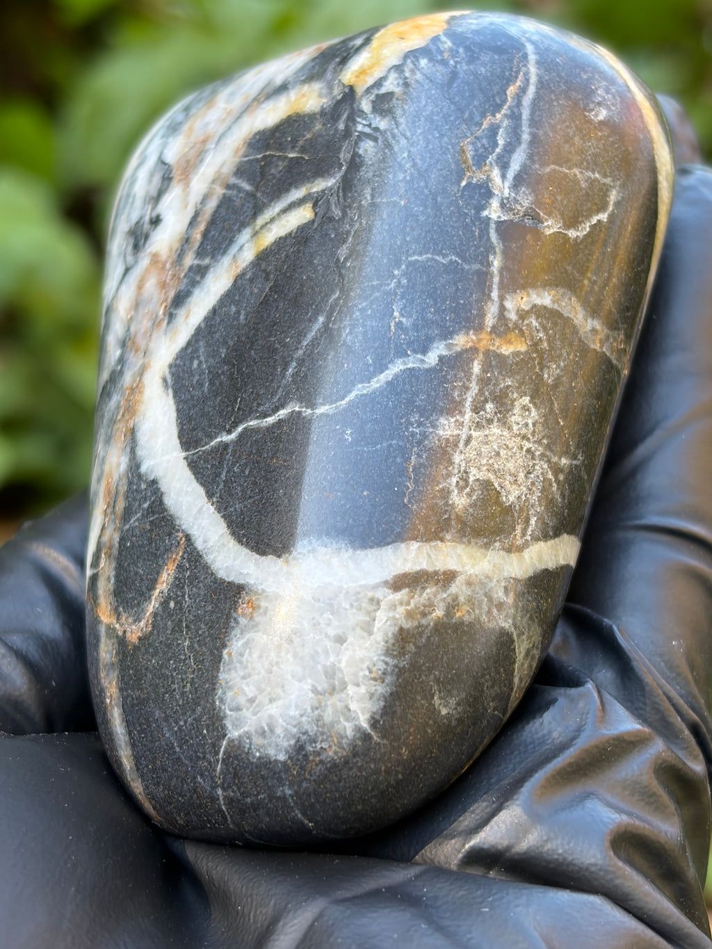 StoneBorn Creations Hand-Polished Vermont River Stone – Quartz Veins & Natural Iron Staining