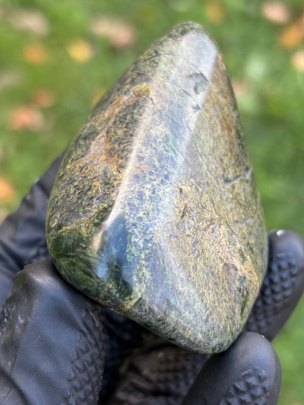 StoneBorn Creations – Hand-Polished Green Serpentine Stone