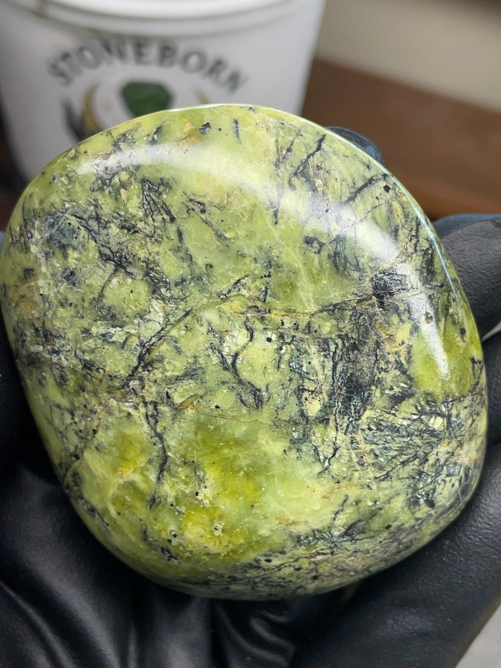 🌿 Hand-Polished Green Serpentine — Inside Polished Reveal