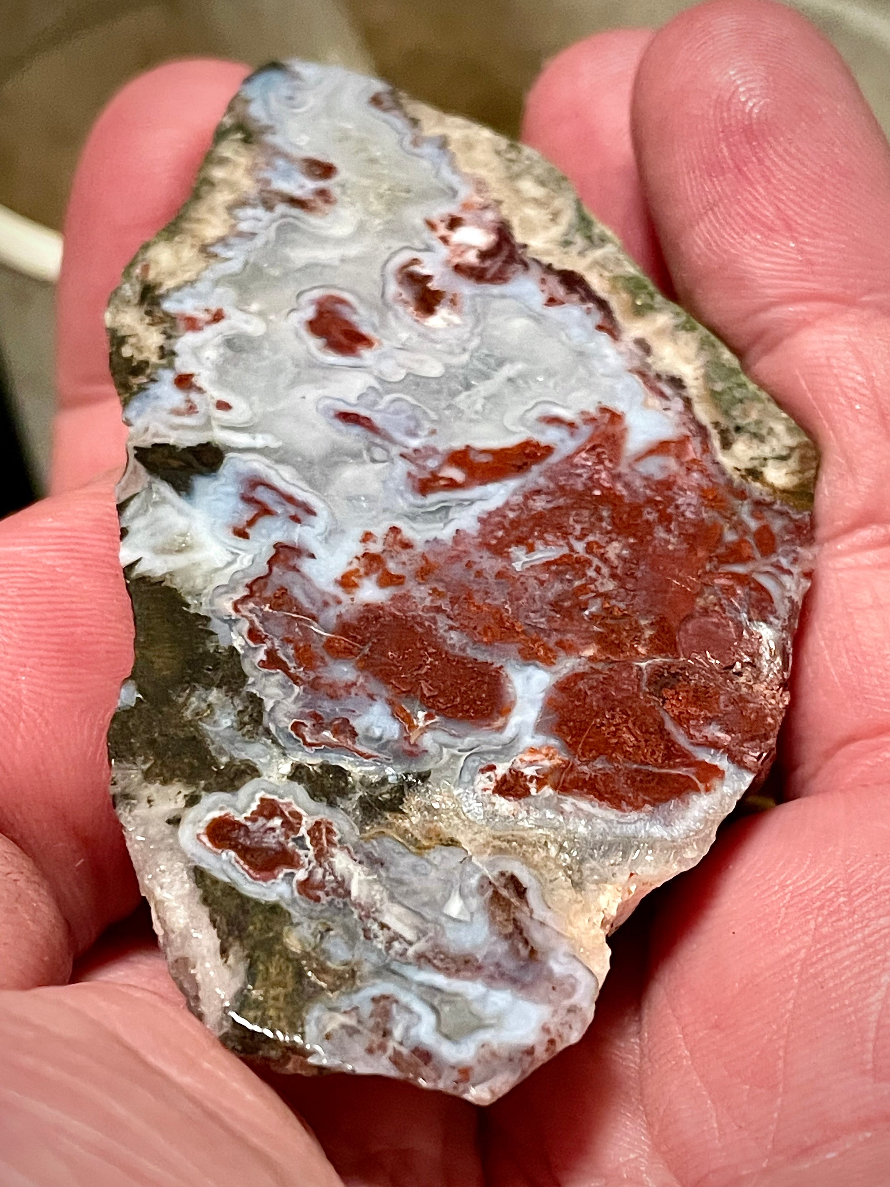 💎 Polished Agate – Red & White Banded Freeform (Hand-Polished Stone Art)