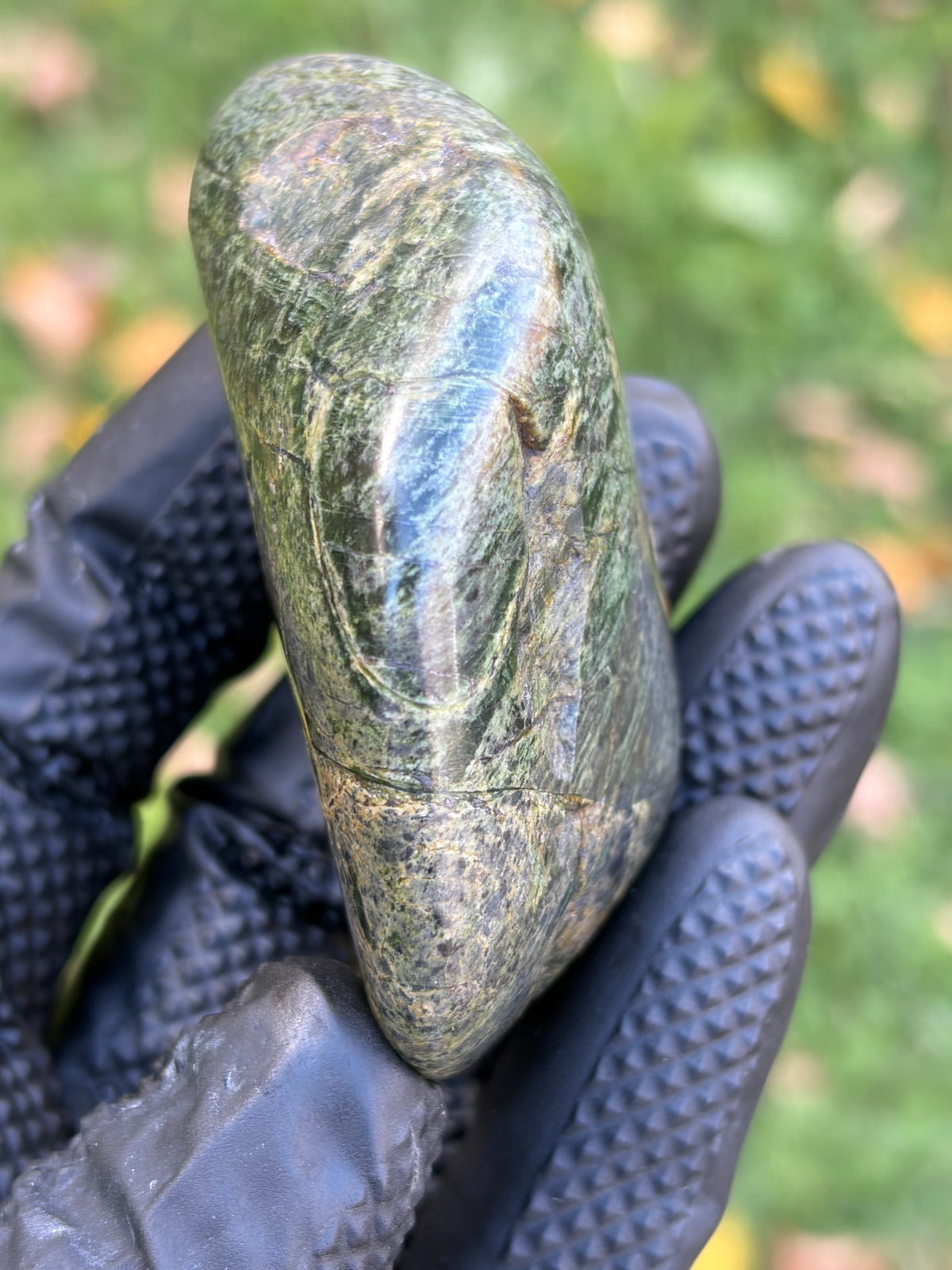StoneBorn Creations – Hand-Polished Green Serpentine Stone