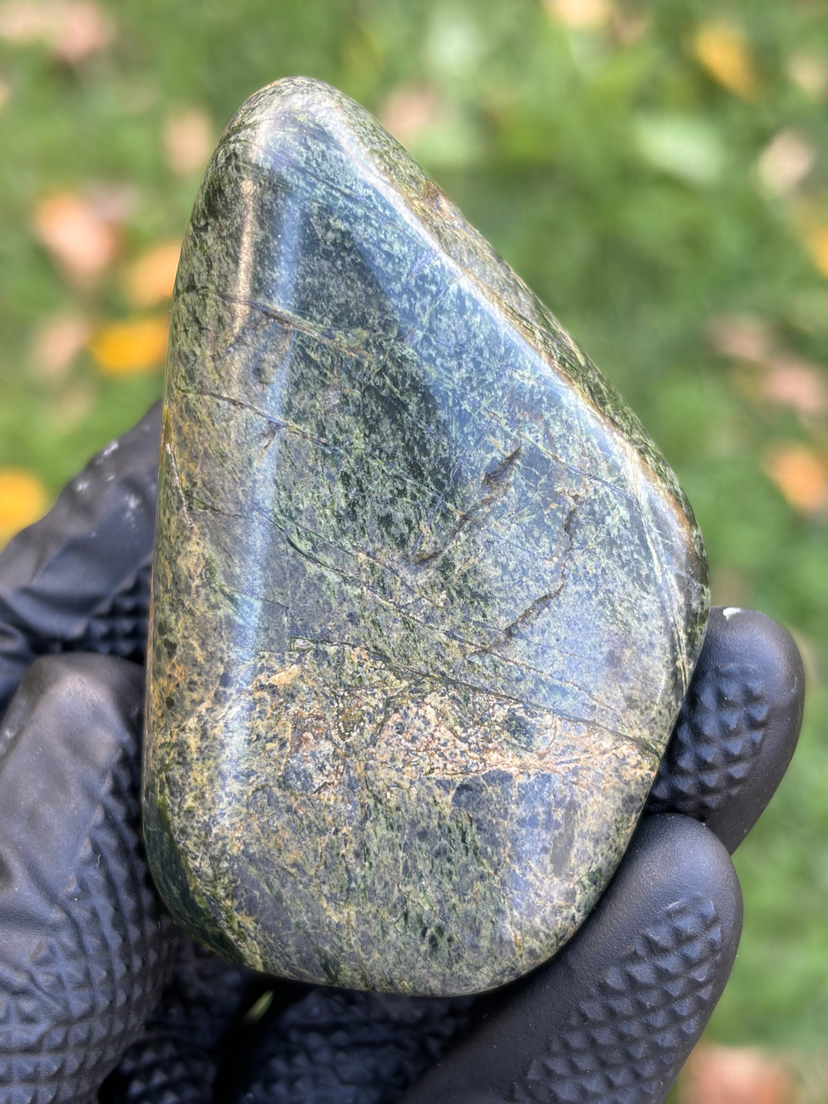 StoneBorn Creations – Hand-Polished Green Serpentine Stone