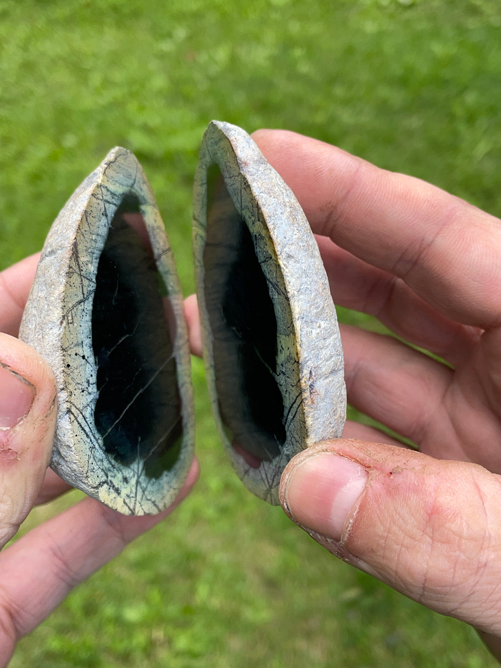 StoneBorn Creations – Hand-Polished Deep Forest Green Stone Pair | Natural Cream Borders & Fine Mineral Veining