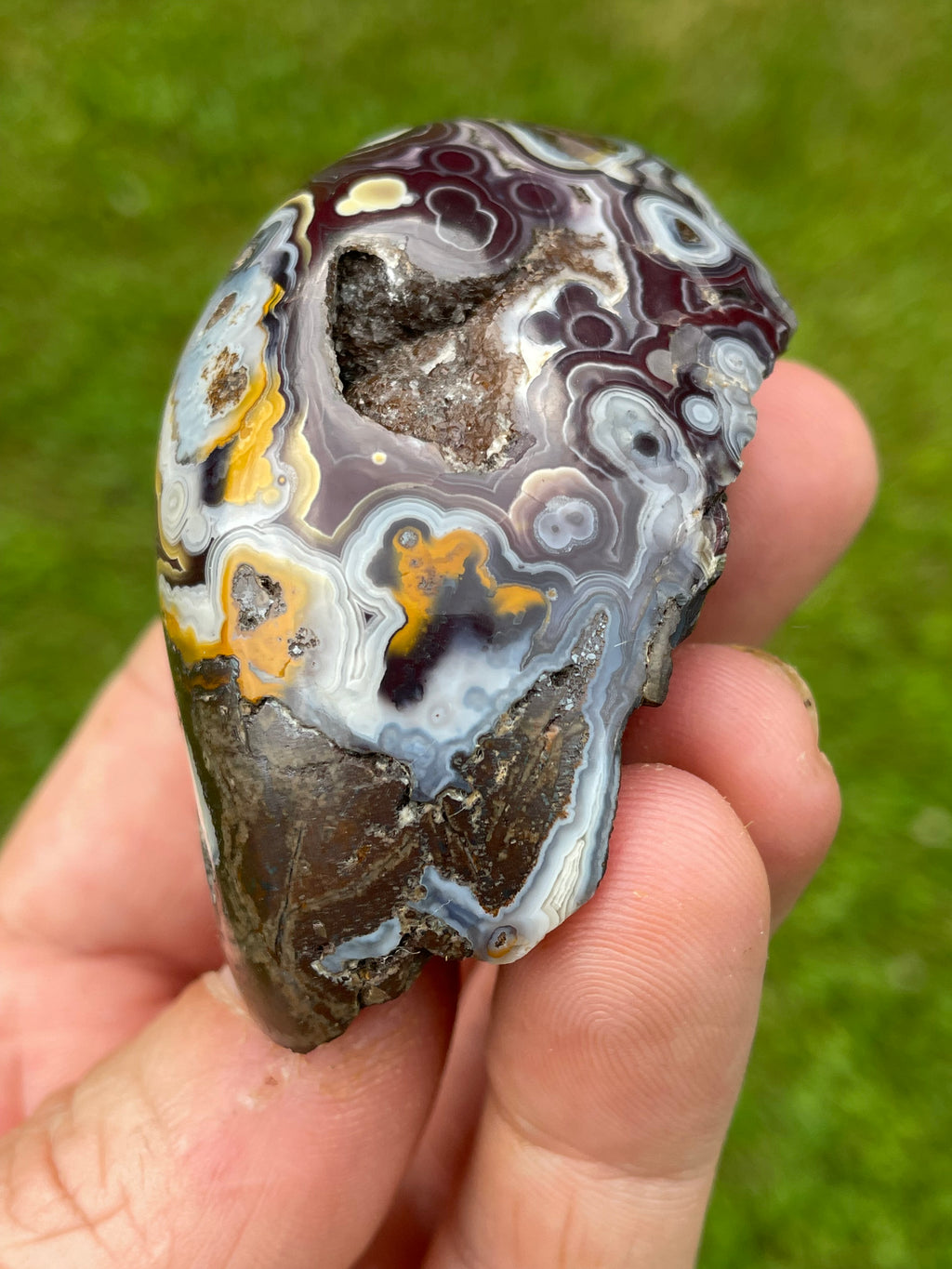 StoneBorn Creations Hand-Polished Lace Agate Freeform with Natural Druzy Quartz Pocket & Orbicular Banding
