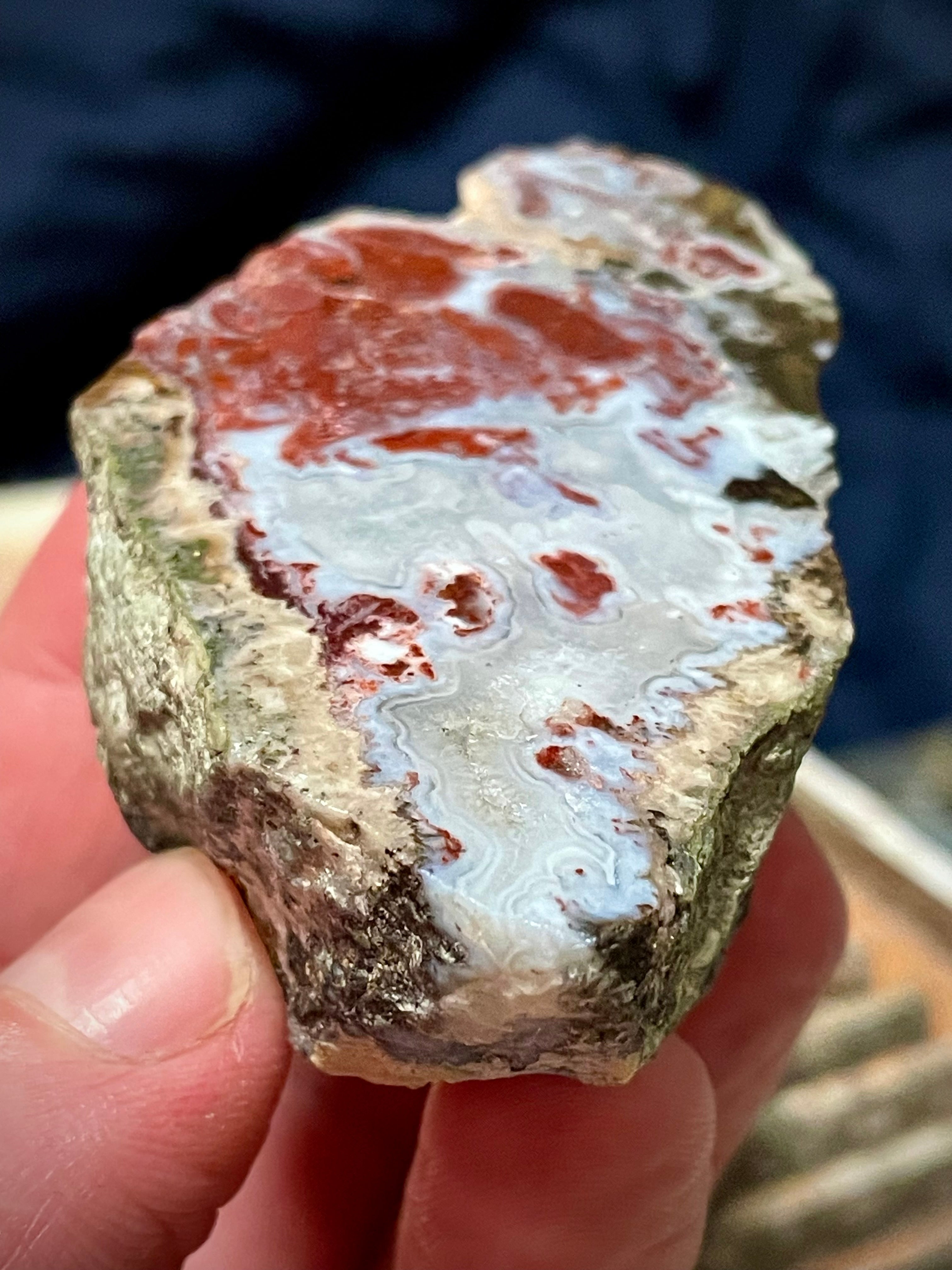 💎 Polished Agate – Red & White Banded Freeform (Hand-Polished Stone Art)