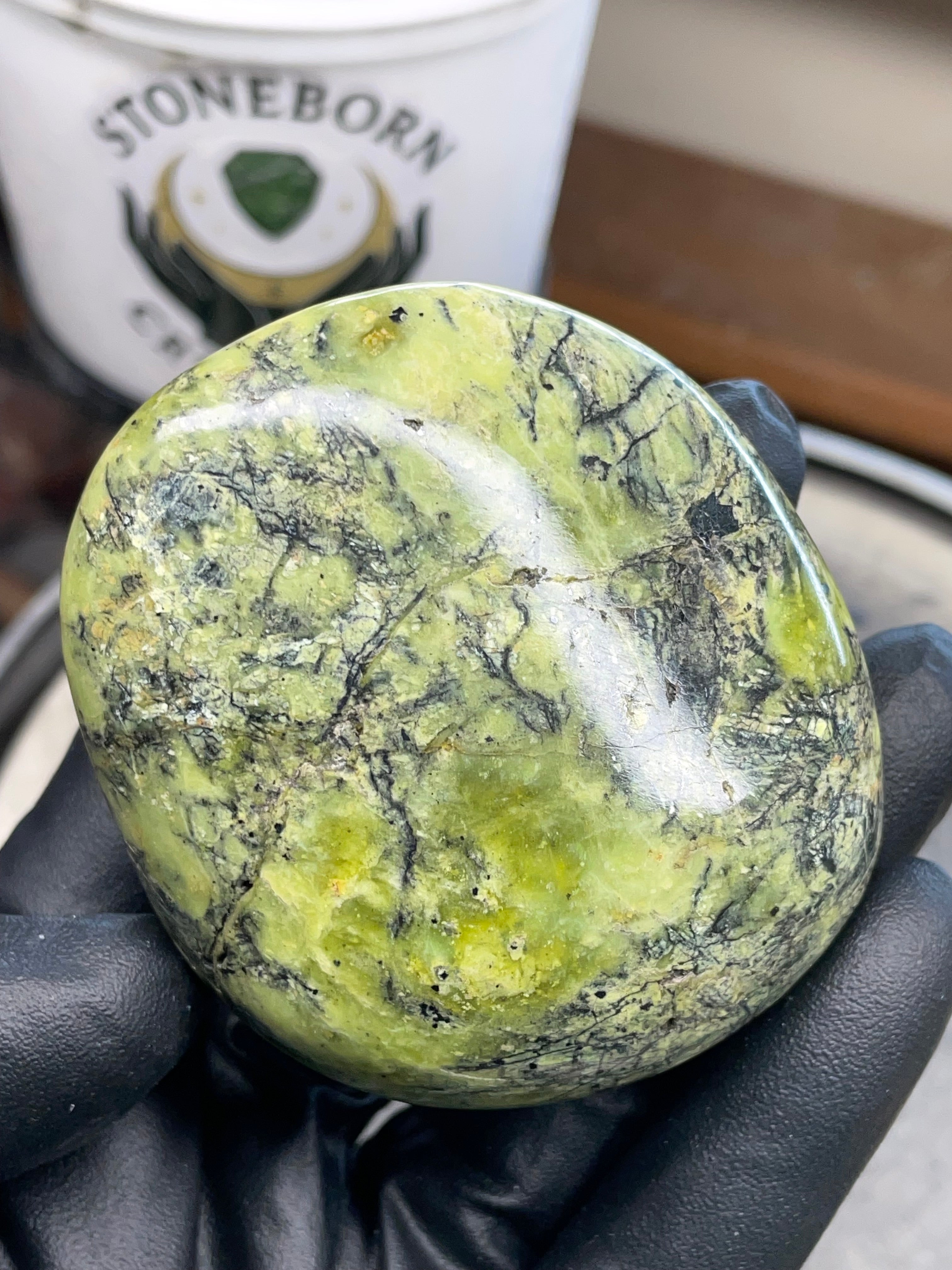 🌿 Hand-Polished Green Serpentine — Inside Polished Reveal