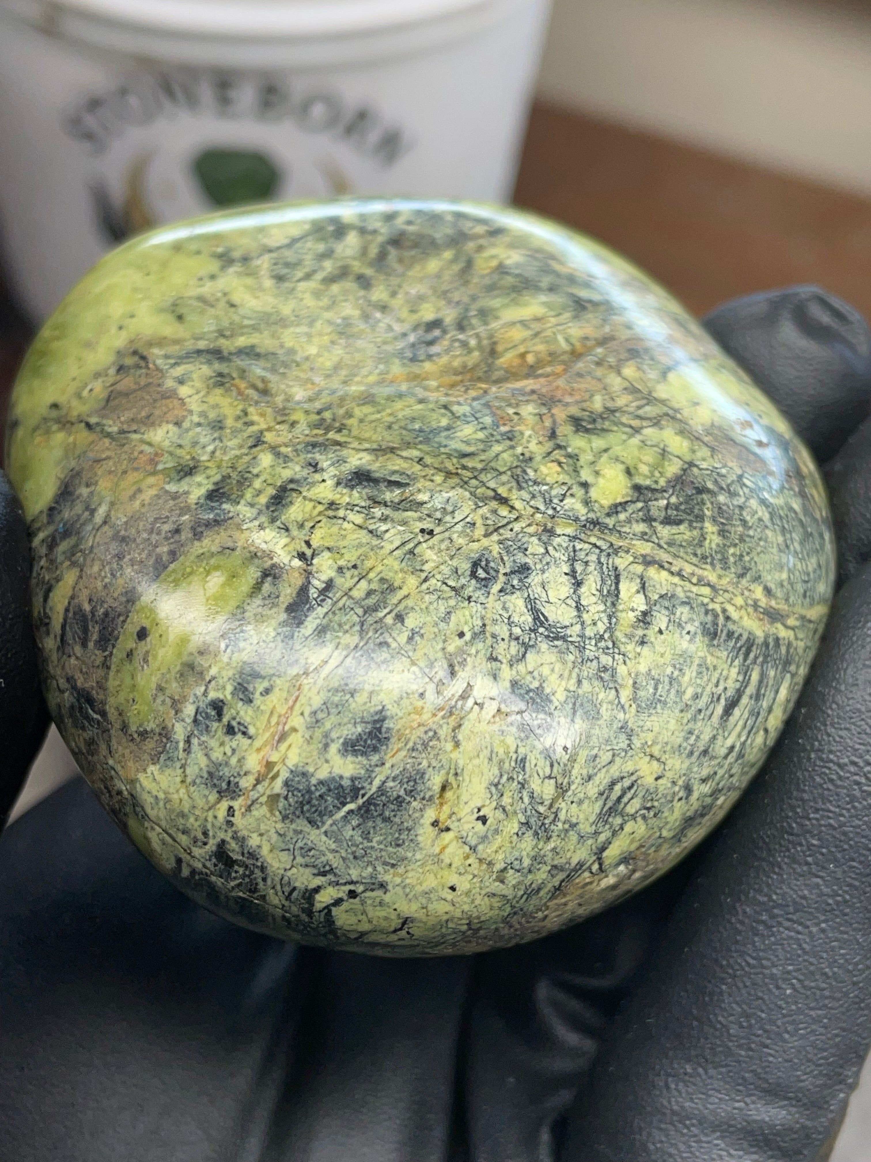 🌿 Hand-Polished Green Serpentine — Inside Polished Reveal