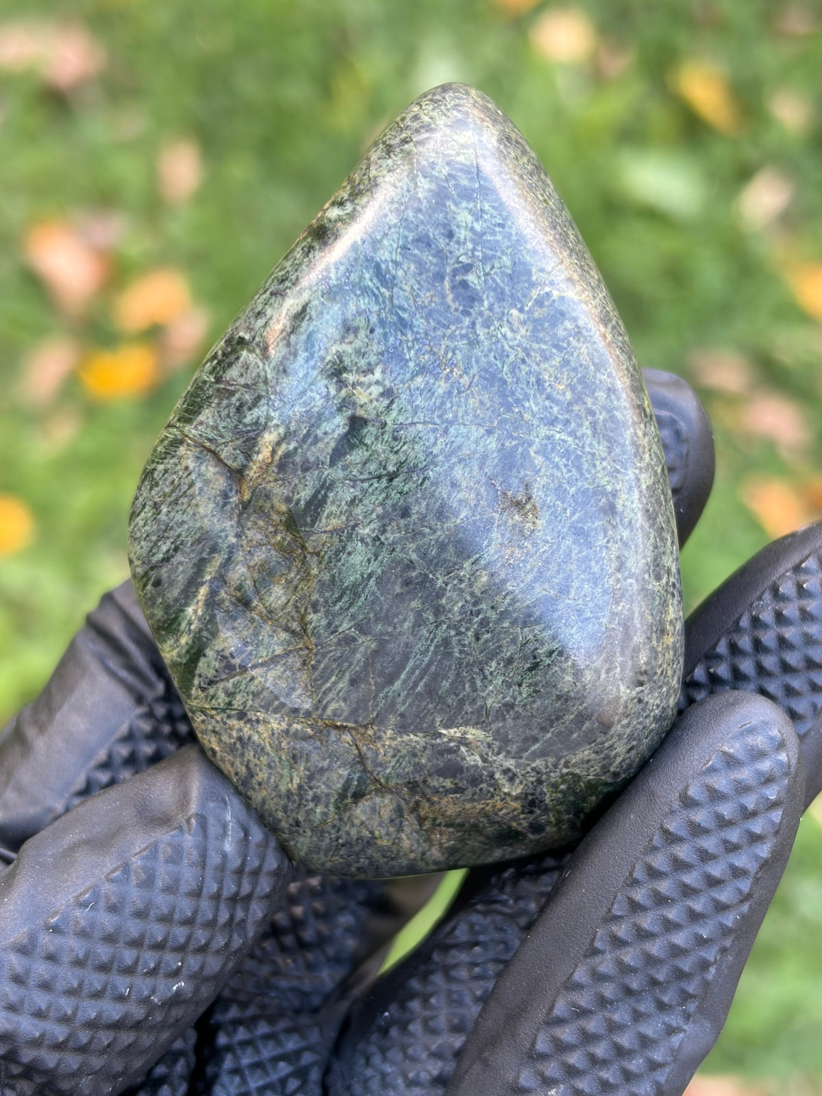 StoneBorn Creations – Hand-Polished Green Serpentine Stone