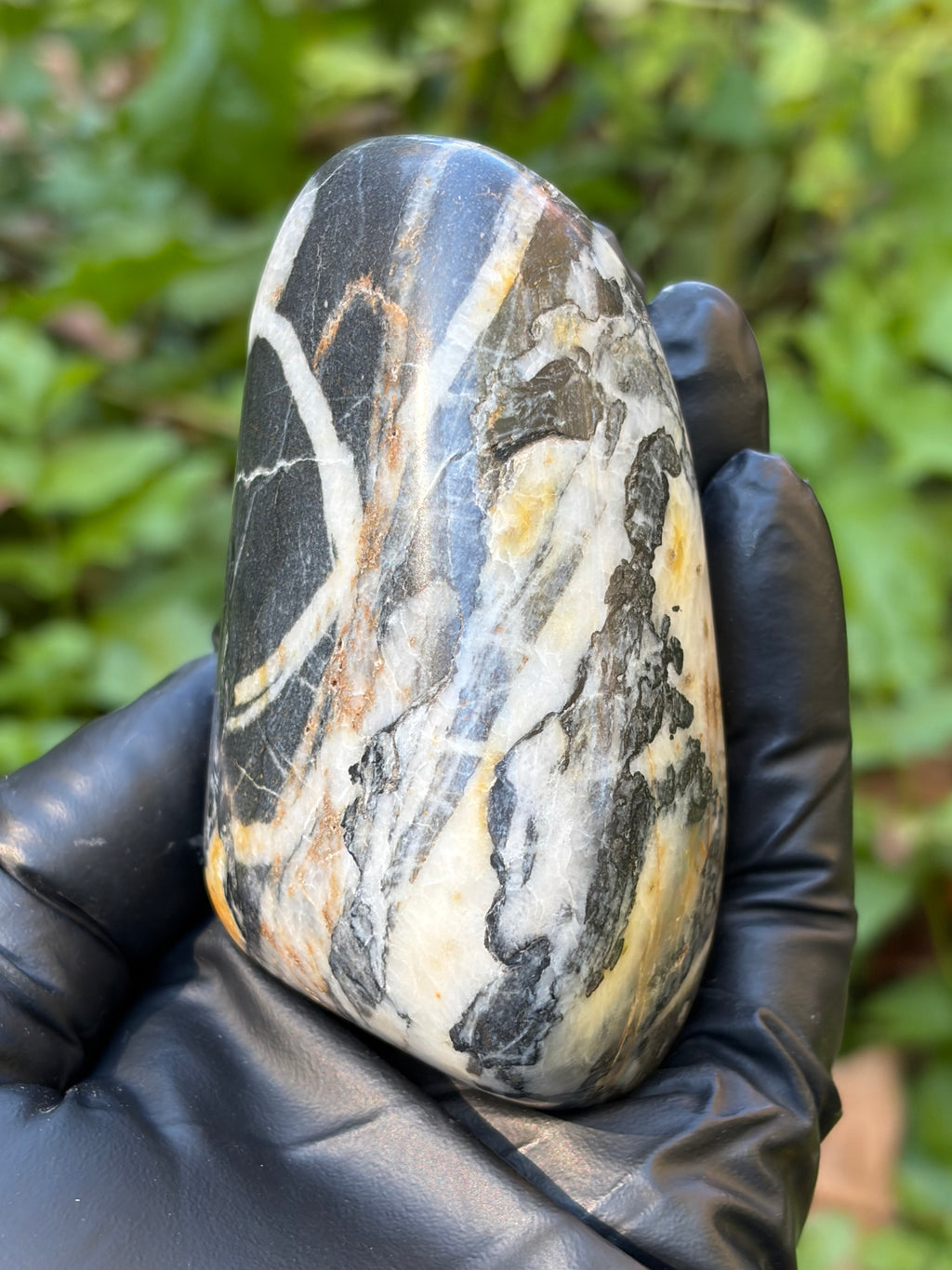 StoneBorn Creations Hand-Polished Vermont River Stone – Quartz Veins & Natural Iron Staining