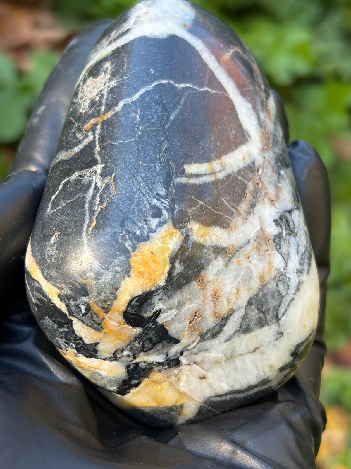 StoneBorn Creations Hand-Polished Vermont River Stone – Quartz Veins & Natural Iron Staining