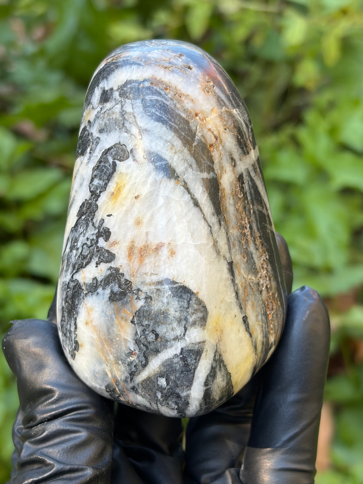 StoneBorn Creations Hand-Polished Vermont River Stone – Quartz Veins & Natural Iron Staining