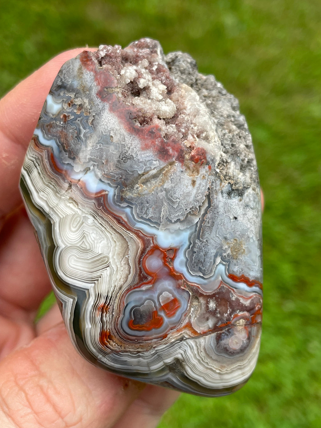StoneBorn Creations Hand-Polished Curved Lace Agate Freeform with Natural Druzy Quartz Pocket and Fortification Banding