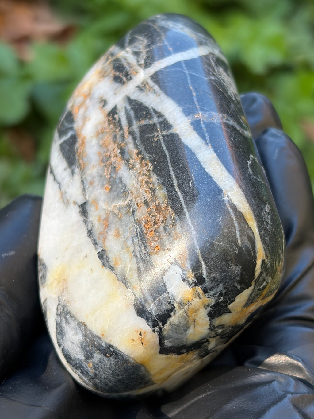 StoneBorn Creations Hand-Polished Vermont River Stone – Quartz Veins & Natural Iron Staining