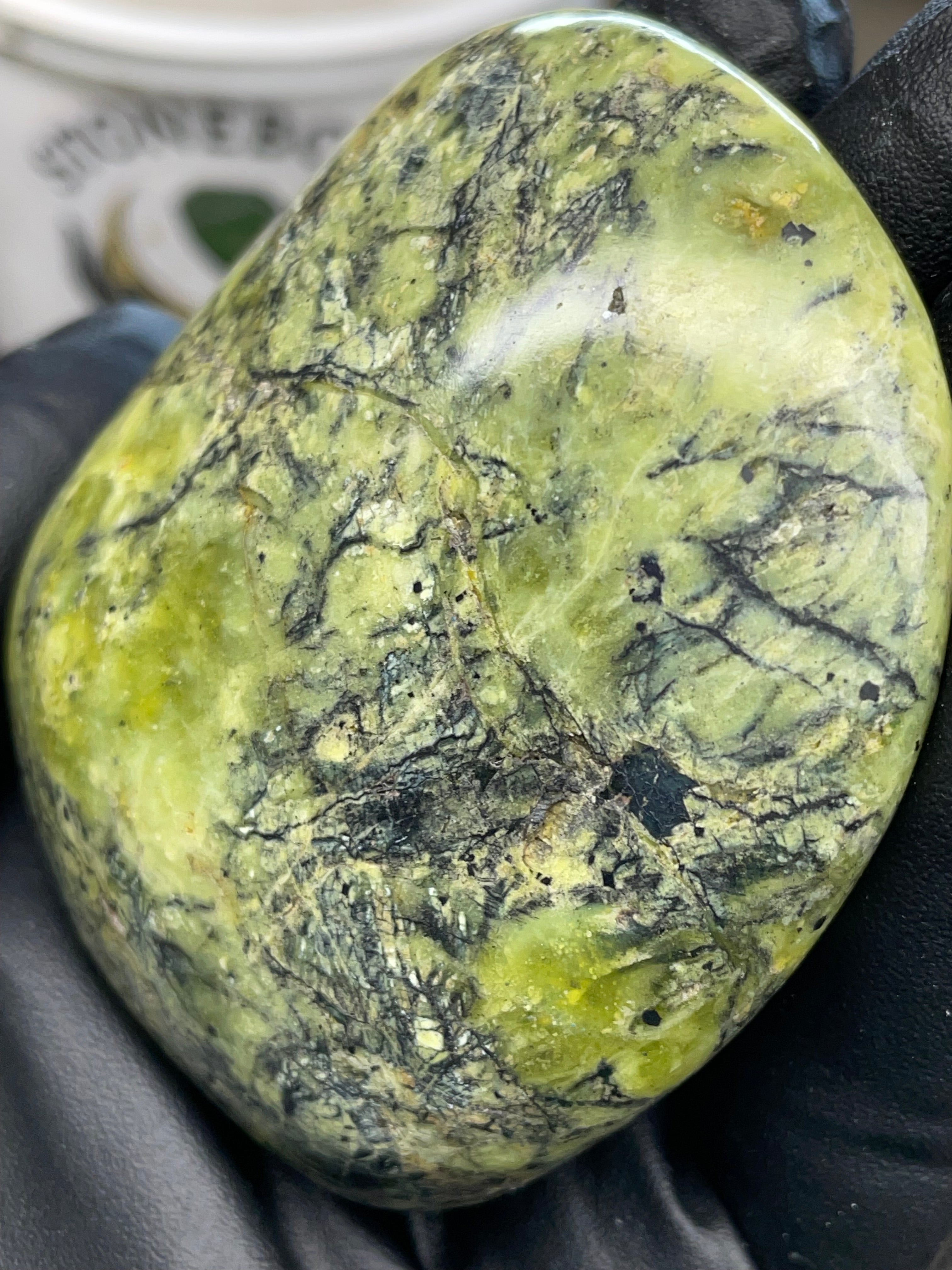 🌿 Hand-Polished Green Serpentine — Inside Polished Reveal