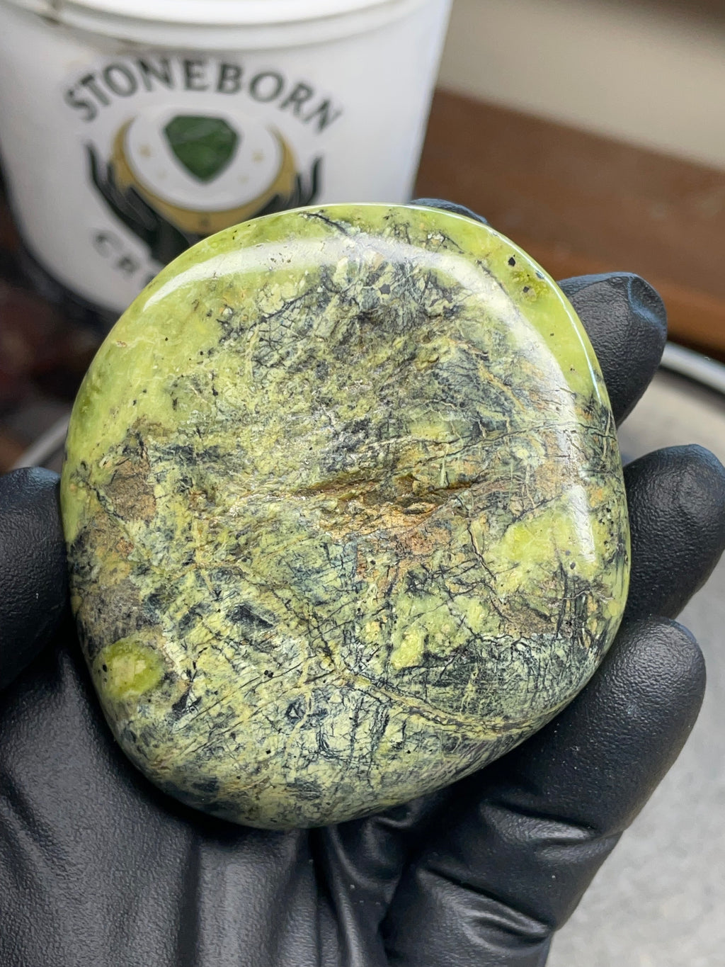 🌿 Hand-Polished Green Serpentine — Inside Polished Reveal