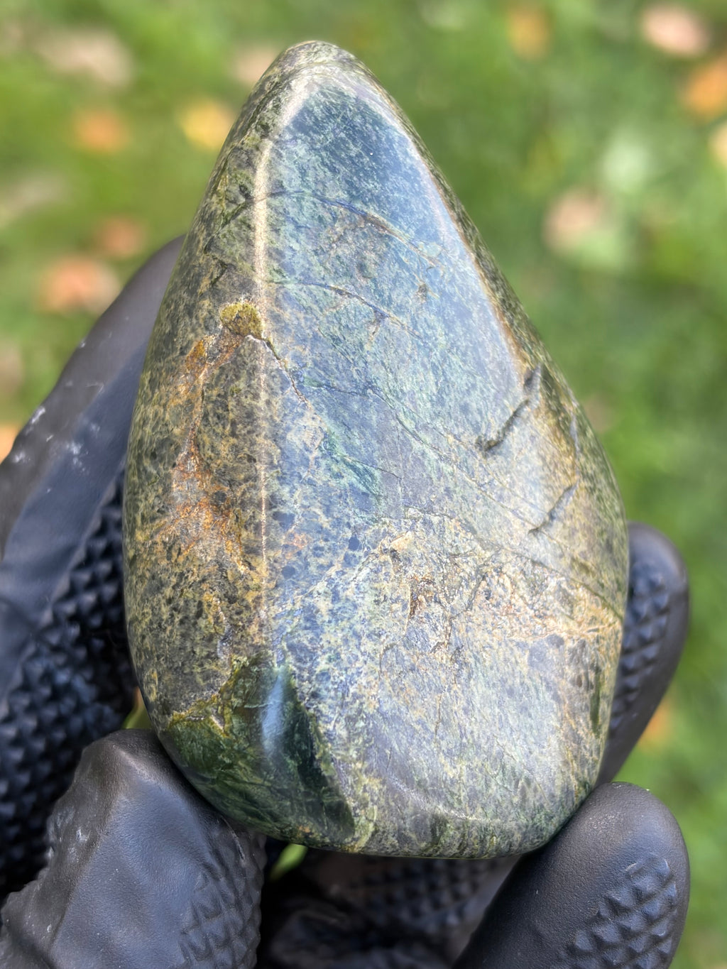 StoneBorn Creations – Hand-Polished Green Serpentine Stone