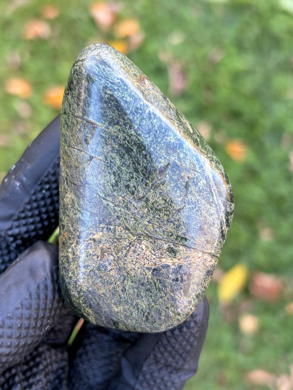 StoneBorn Creations – Hand-Polished Green Serpentine Stone