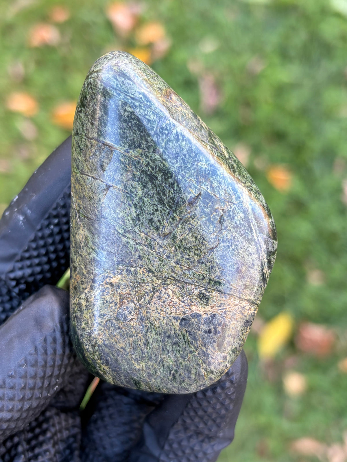 StoneBorn Creations – Hand-Polished Green Serpentine Stone