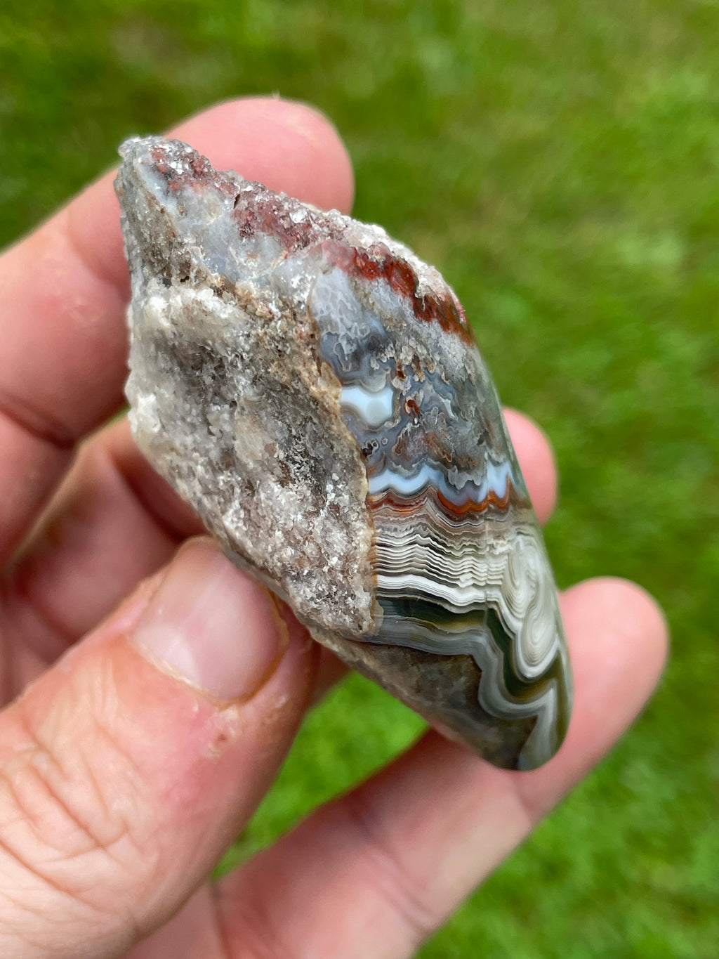 StoneBorn Creations Hand-Polished Curved Lace Agate Freeform with Natural Druzy Quartz Pocket and Fortification Banding