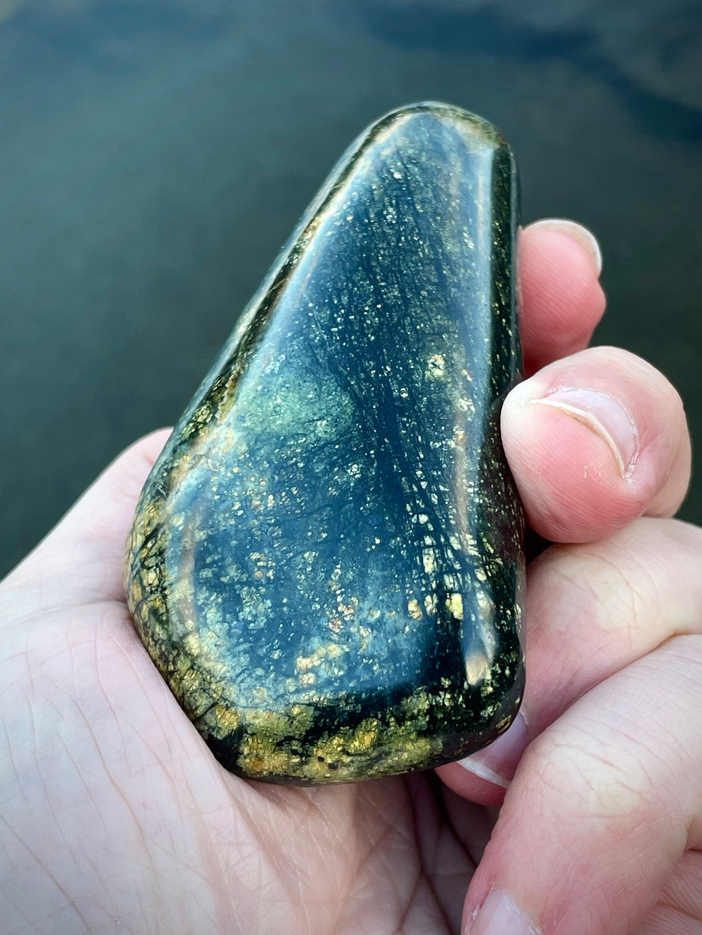 🌌 Polished Vermont Serpentine – Golden Nebula Stone