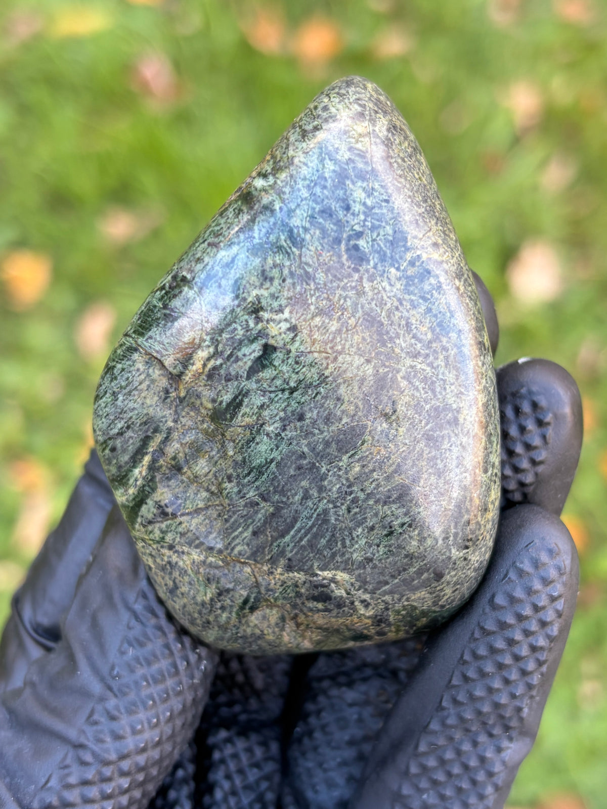 StoneBorn Creations – Hand-Polished Green Serpentine Stone