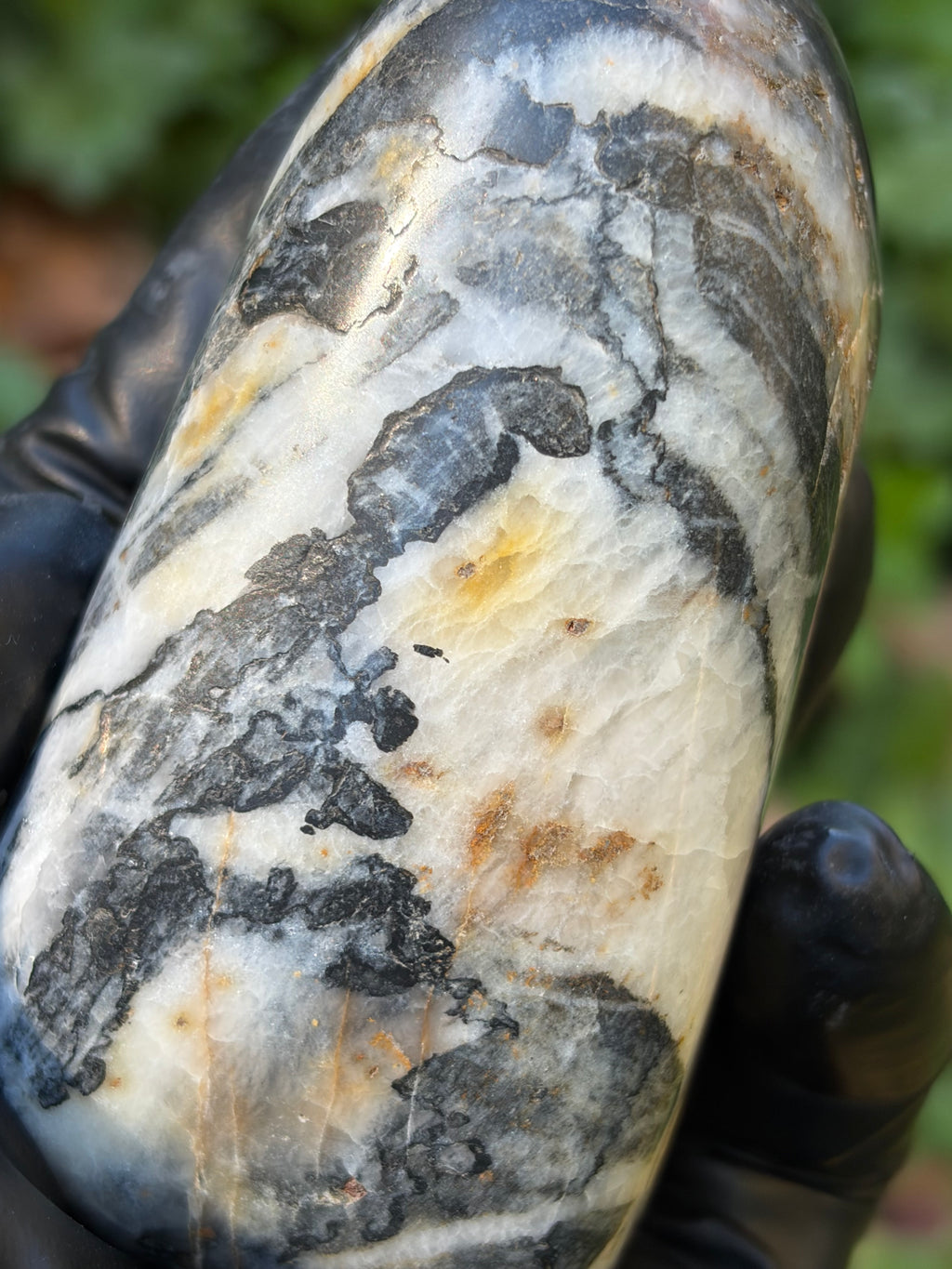 StoneBorn Creations Hand-Polished Vermont River Stone – Quartz Veins & Natural Iron Staining