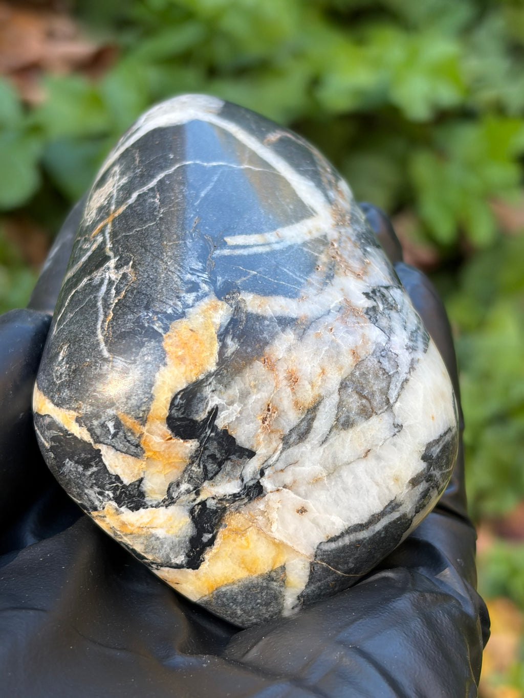 StoneBorn Creations Hand-Polished Vermont River Stone – Quartz Veins & Natural Iron Staining