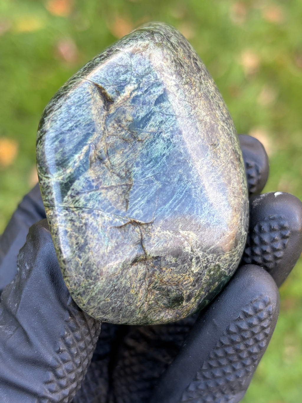 StoneBorn Creations – Hand-Polished Green Serpentine Stone