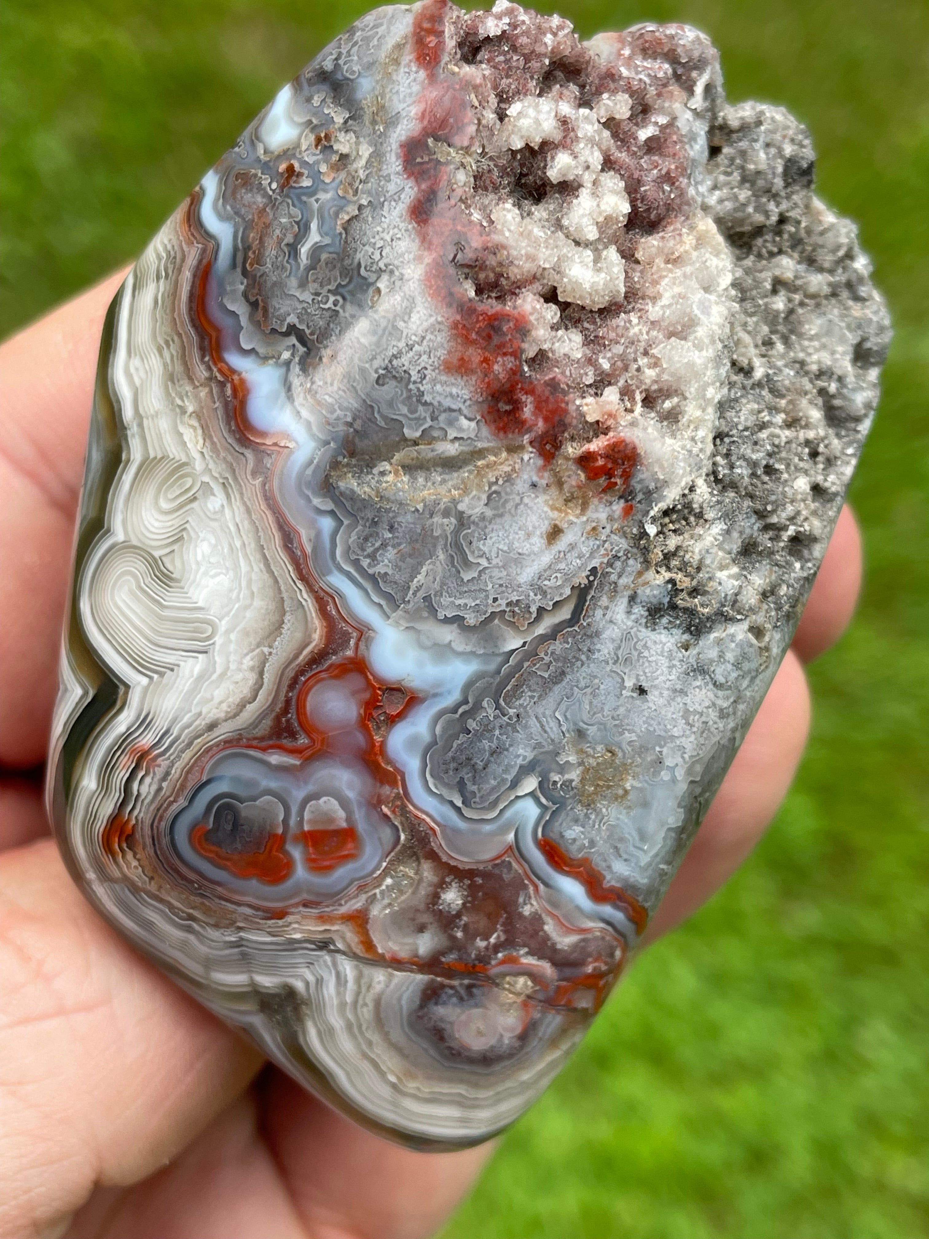 StoneBorn Creations Hand-Polished Curved Lace Agate Freeform with Natural Druzy Quartz Pocket and Fortification Banding