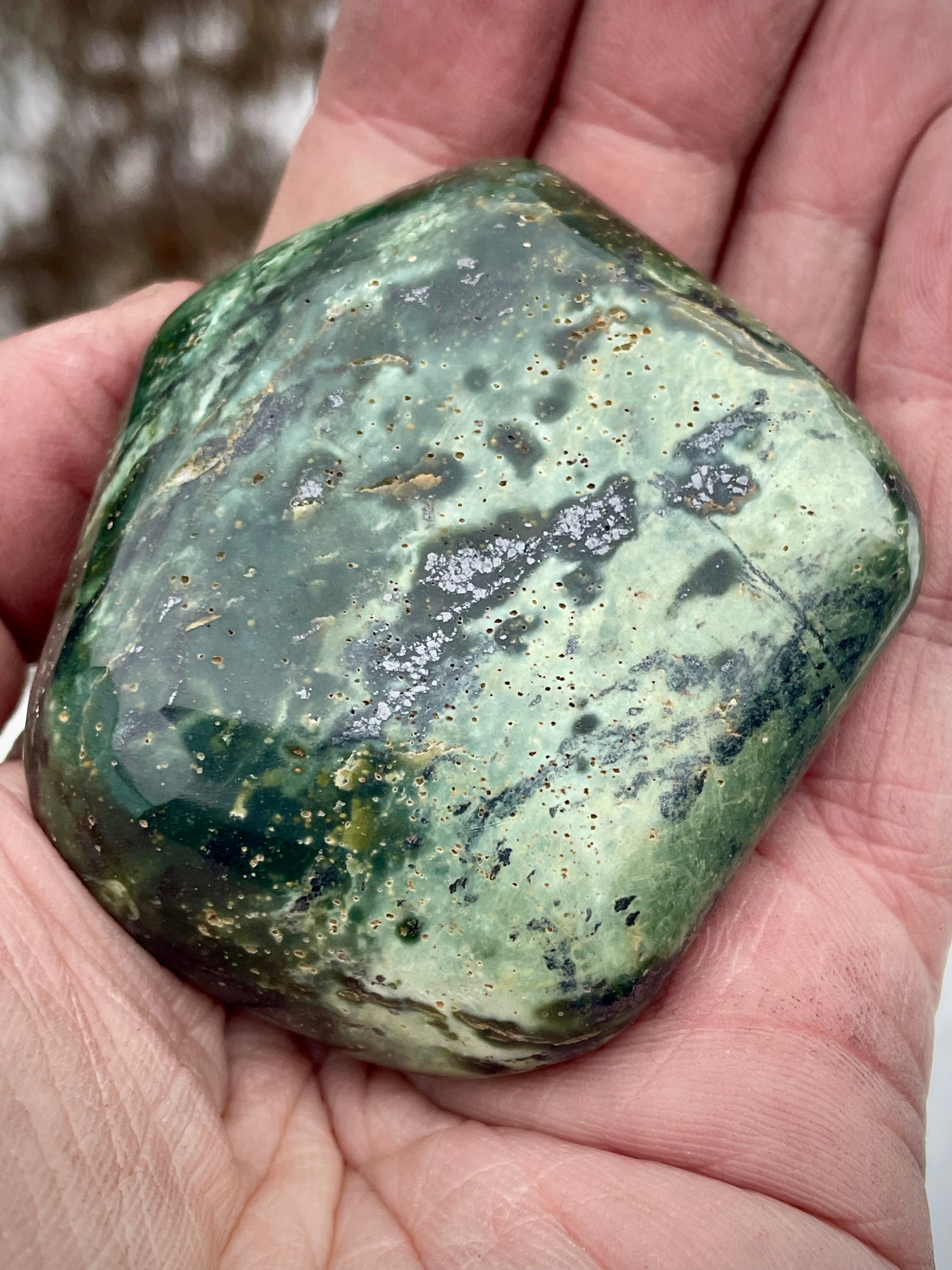 Vermont Serpentine Palm Stone