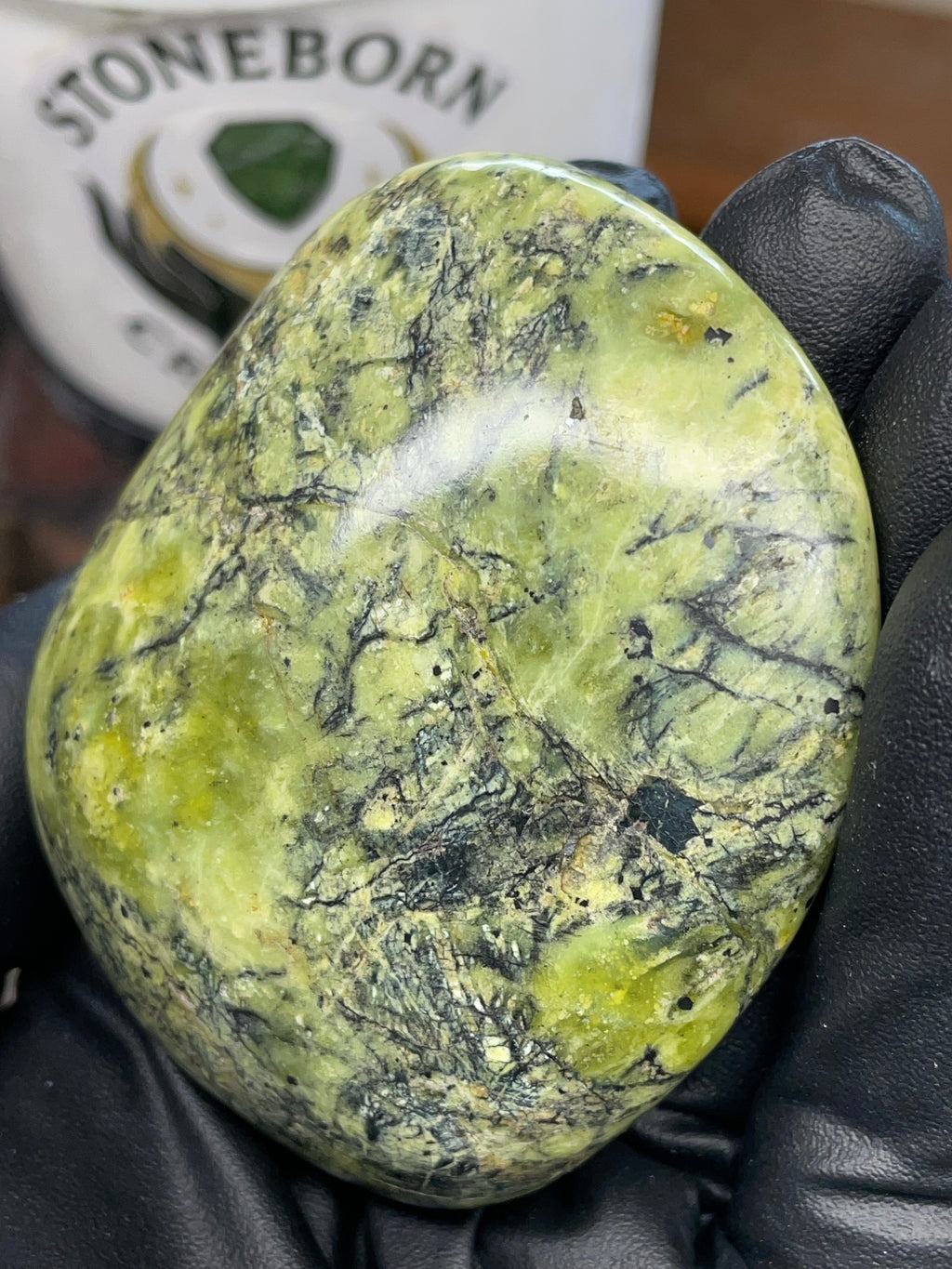 🌿 Hand-Polished Green Serpentine — Inside Polished Reveal