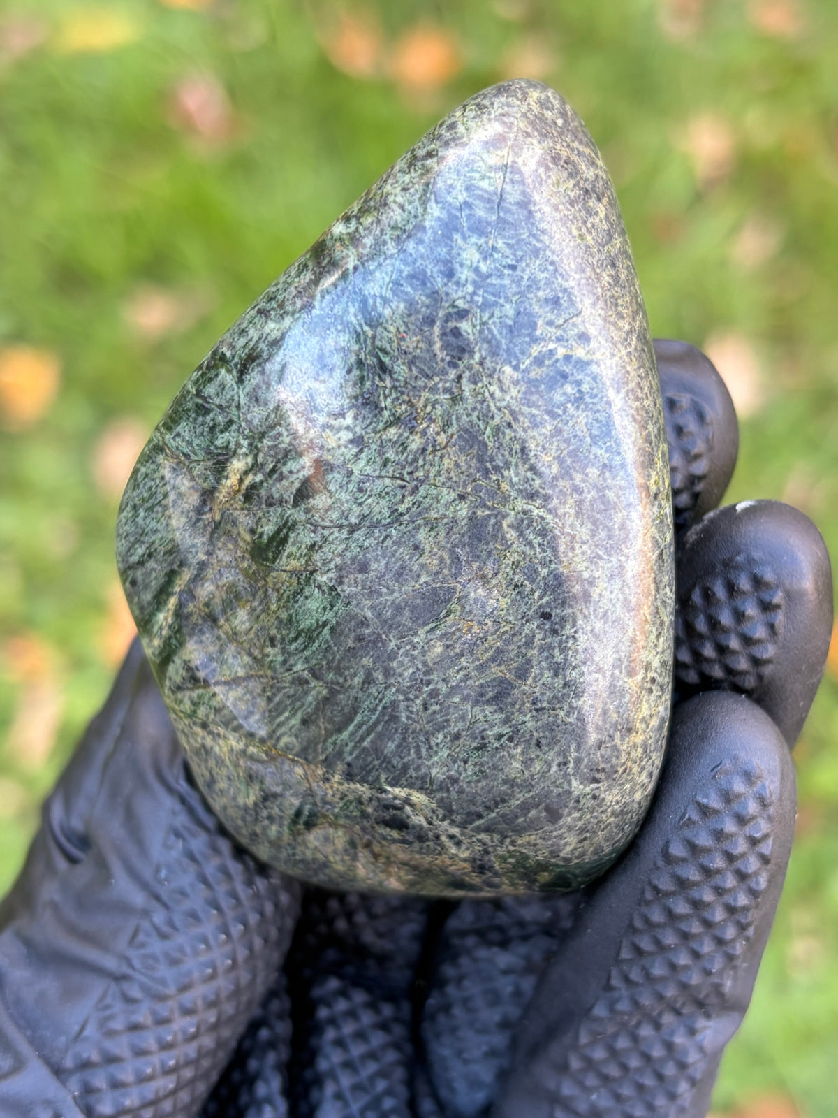 StoneBorn Creations – Hand-Polished Green Serpentine Stone