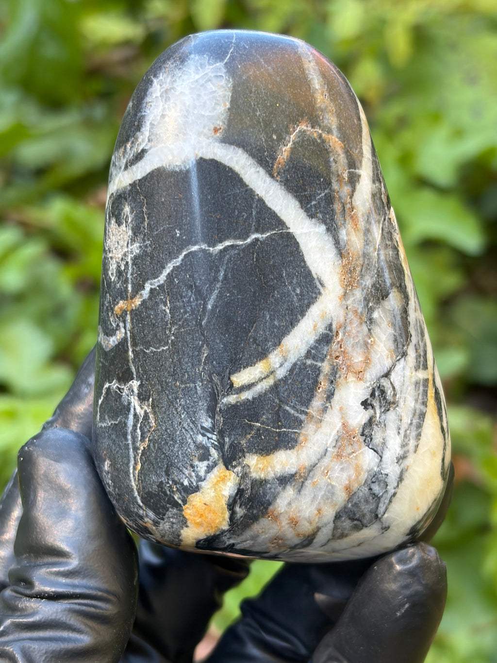 StoneBorn Creations Hand-Polished Vermont River Stone – Quartz Veins & Natural Iron Staining