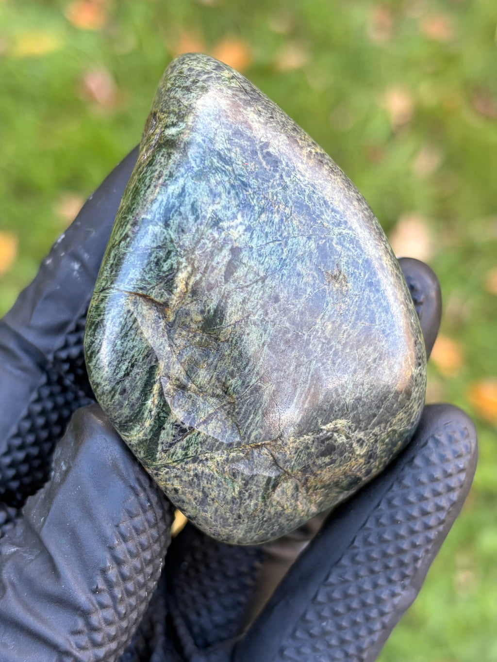 StoneBorn Creations – Hand-Polished Green Serpentine Stone
