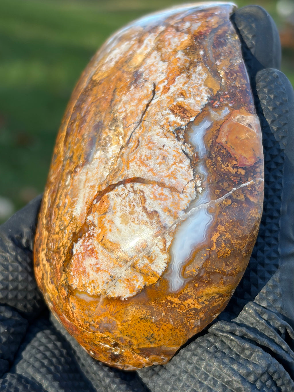 StoneBorn Creations – Natural Agate & Jasper Display Stone | Hand-Polished with Blue-Gray Agate Veins