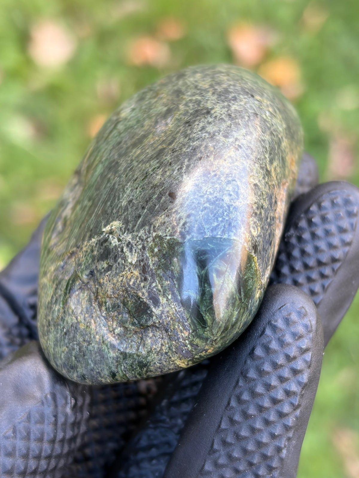StoneBorn Creations – Hand-Polished Green Serpentine Stone